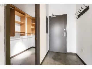 Photo #5: 22137436 Listing