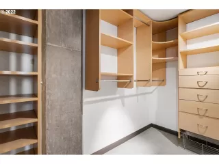 Photo #6: 22137436 Listing