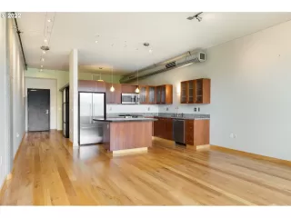 Photo #3: 22137774 Listing 