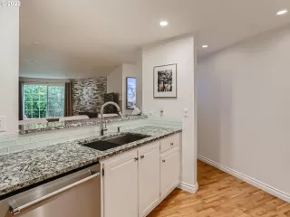 Photo #6: 22138458 Listing 