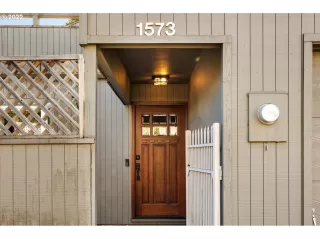 Photo #2: 22139763 Listing 