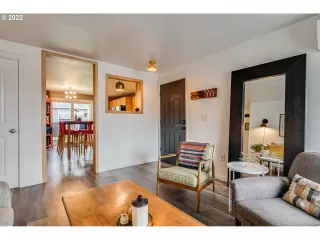 Photo #4: 22139798 Listing