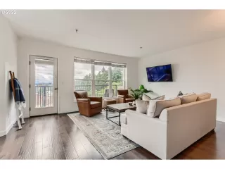 Photo #3: 22140498 Listing