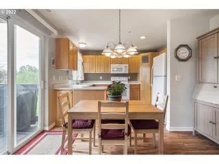 Photo #6: 22140507 Listing 