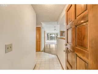 Photo #2: 22140519 Listing 