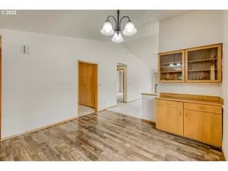 Photo #5: 22140519 Listing 