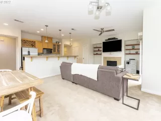 Photo #5: 22141340 Listing