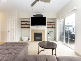 Photo #6: 22141340 Listing