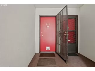 Photo #1: 22141500 Listing