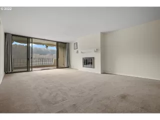 Photo #3: 22141500 Listing