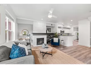 Photo #3: 22142123 Listing