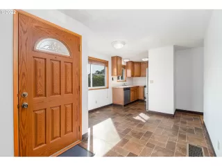 Photo #5: 22142452 Listing 