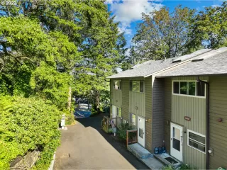 Photo #1: 22142749 Listing