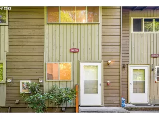 Photo #3: 22142749 Listing