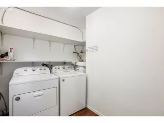 Photo #4: 22142749 Listing