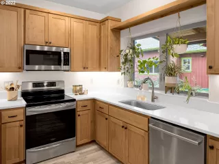 Photo #4: 22143804 Listing