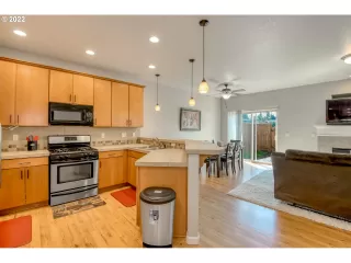 Photo #3: 22143896 Listing