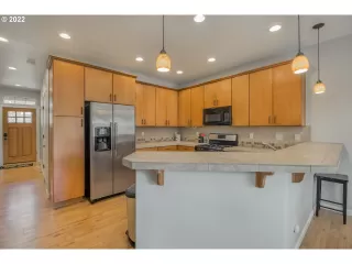 Photo #4: 22143896 Listing