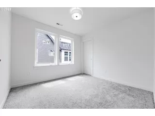 Photo #6: 22144195 Listing