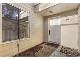 Photo #4: 22144533 Listing