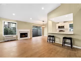 Photo #6: 22144533 Listing