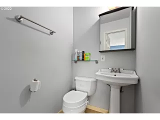 Photo #6: 22144748 Listing