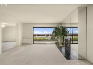 Photo #4: 22145150 Listing