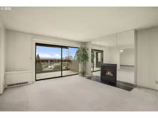 Photo #6: 22145150 Listing