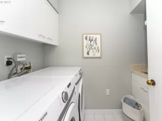 Photo #5: 22145558 Listing