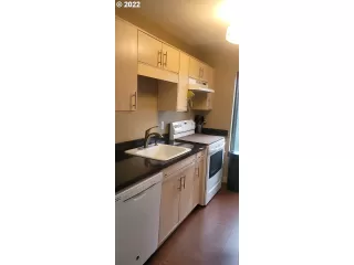 Photo #2: 22145629 Listing