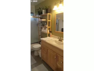 Photo #5: 22145629 Listing