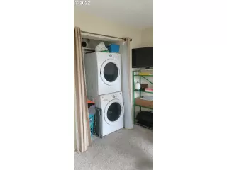 Photo #6: 22145629 Listing