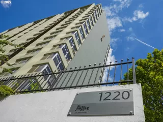 Photo #1: 22146349 Listing