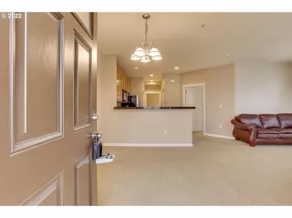 Photo #6: 22147297 Listing