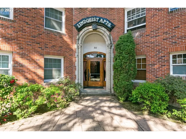 MLS: 22147333 Condo For Sale