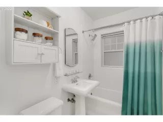 Photo #5: 22147333 Listing