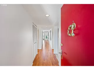 Photo #2: 22147629 Listing