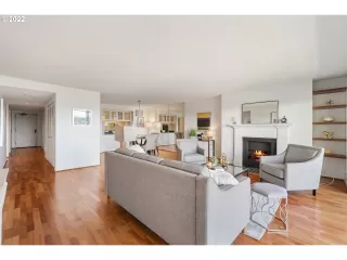 Photo #3: 22147629 Listing