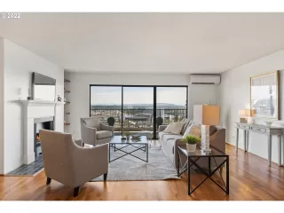 Photo #5: 22147629 Listing