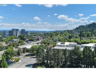 Photo #6: 22147629 Listing