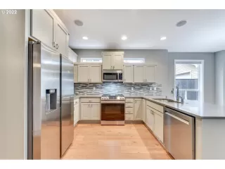 Photo #4: 22147727 Listing