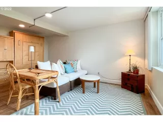 Photo #5: 22147755 Listing 