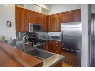 Photo #5: 22148546 Listing