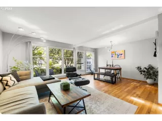 Photo #1: 22149203 Listing