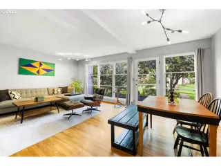 Photo #2: 22149203 Listing