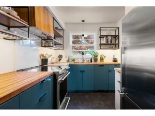 Photo #5: 22149203 Listing