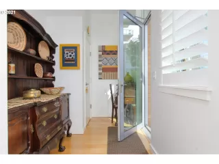 Photo #1: 22150021 Listing