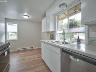 Photo #3: 22150659 Listing 