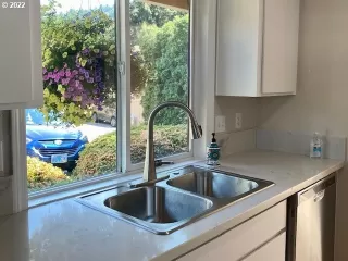 Photo #6: 22150659 Listing 