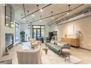 Photo #3: 22151118 Listing